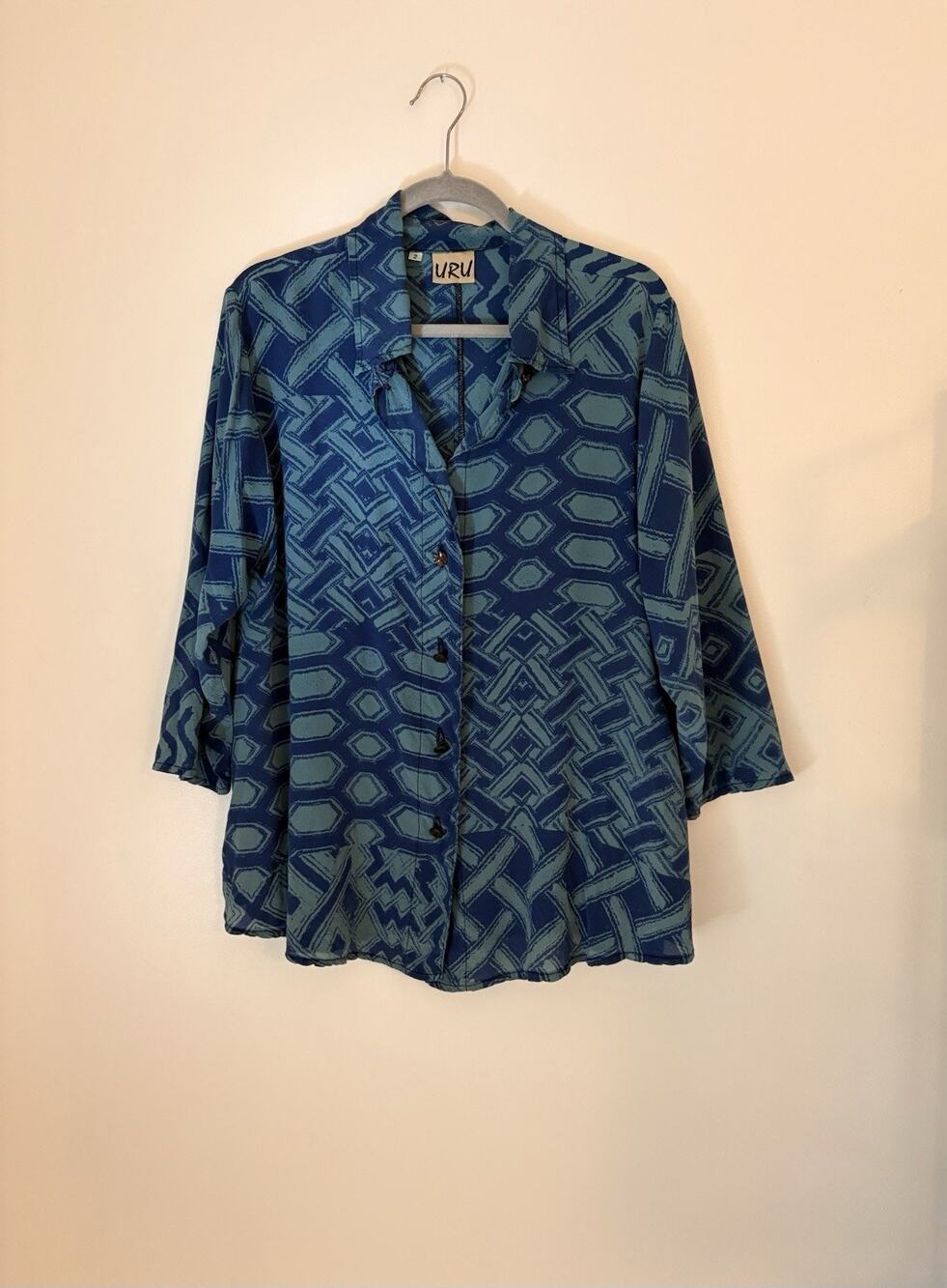 Vintage Shirt URU Silk Floral Buttons Geometric Blue Women’s Size 2 (8-14) XL